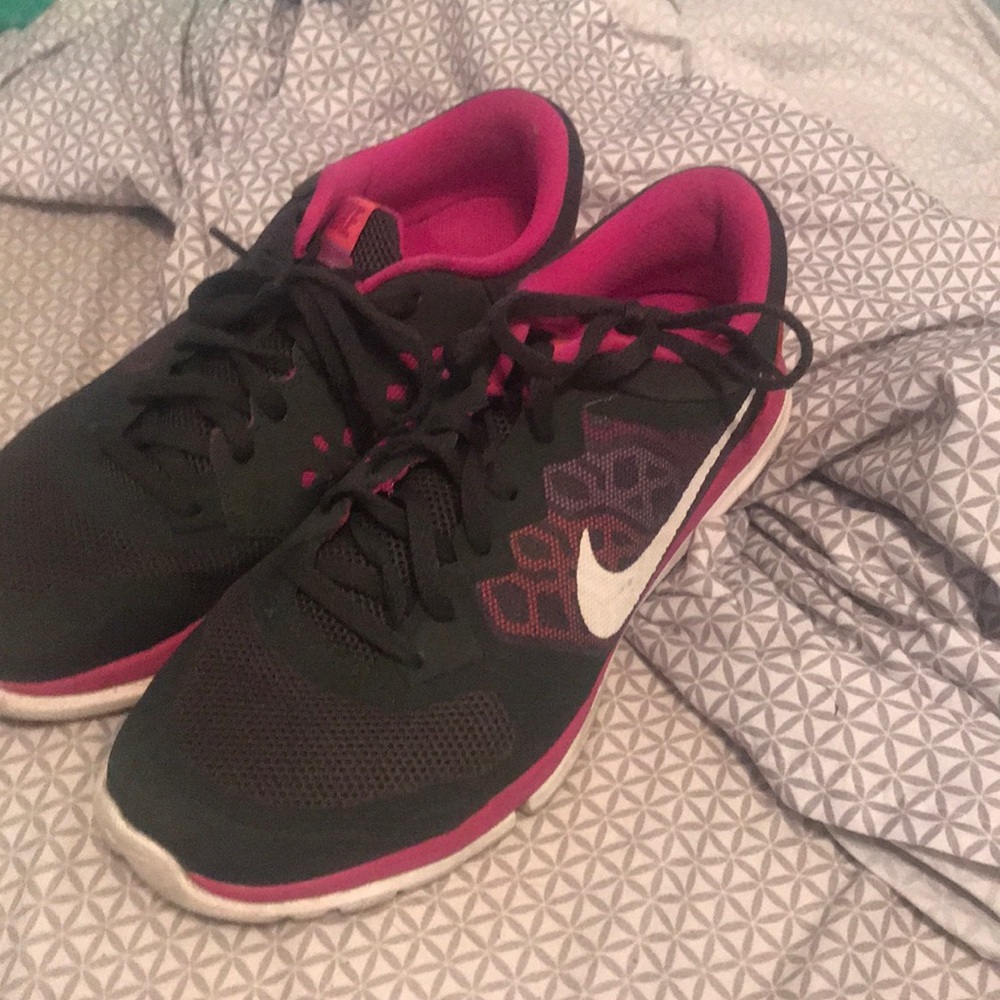 nike tennis shoes